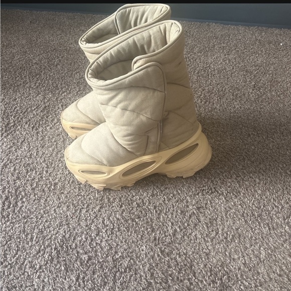 Yeezy NSLTD Boot 12